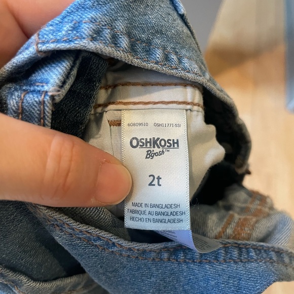 2T Girls Osh Kosh B’Gosh Denim Short Overalls with Embroidery - Picture 5 of 5
